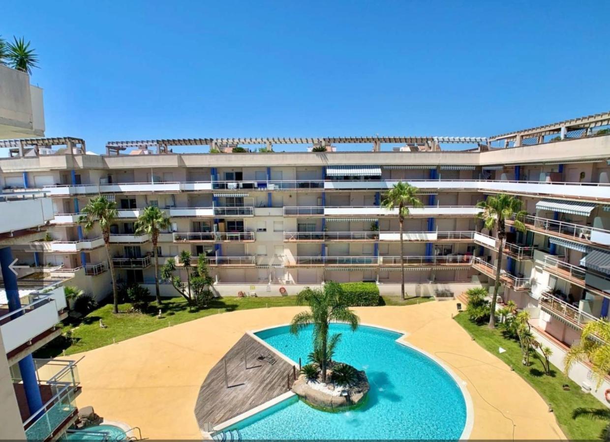 Superbe Appartement Avec Solarium Et Piscine Communautaire Roses Kültér fotó